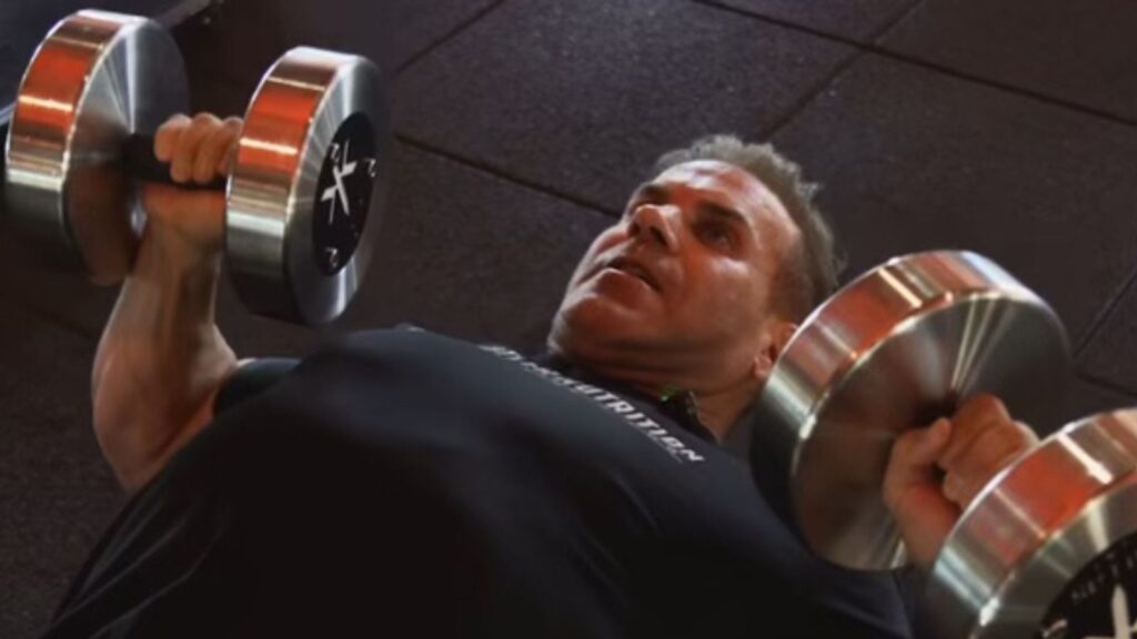 How Pro Bodybuilders Do the Dumbbell Bench Press