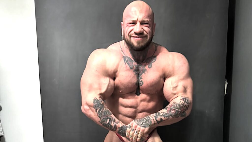Replicate Men's Open Bodybuilder Kuba Cielen's Training Split To Get Massive