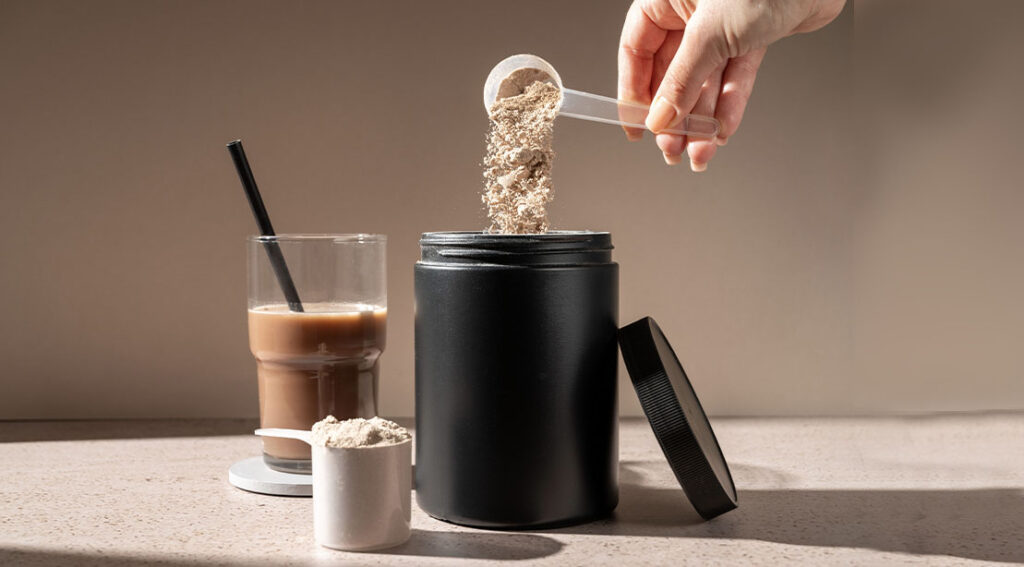 The Benefits of Blending Collagen and Whey Protein Together