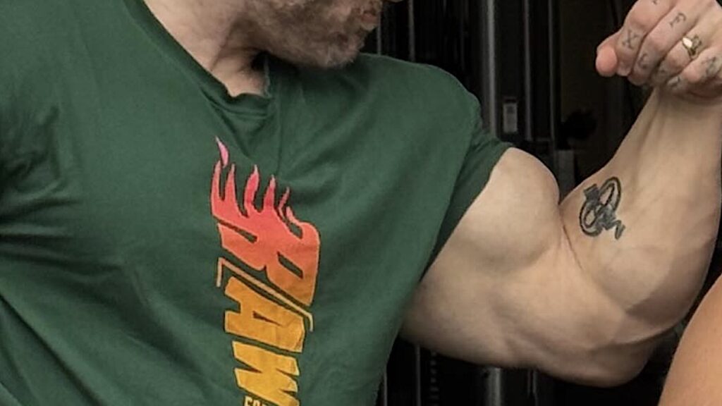 Try This Elite Bodybuilder's "Juicy" Arm Training  